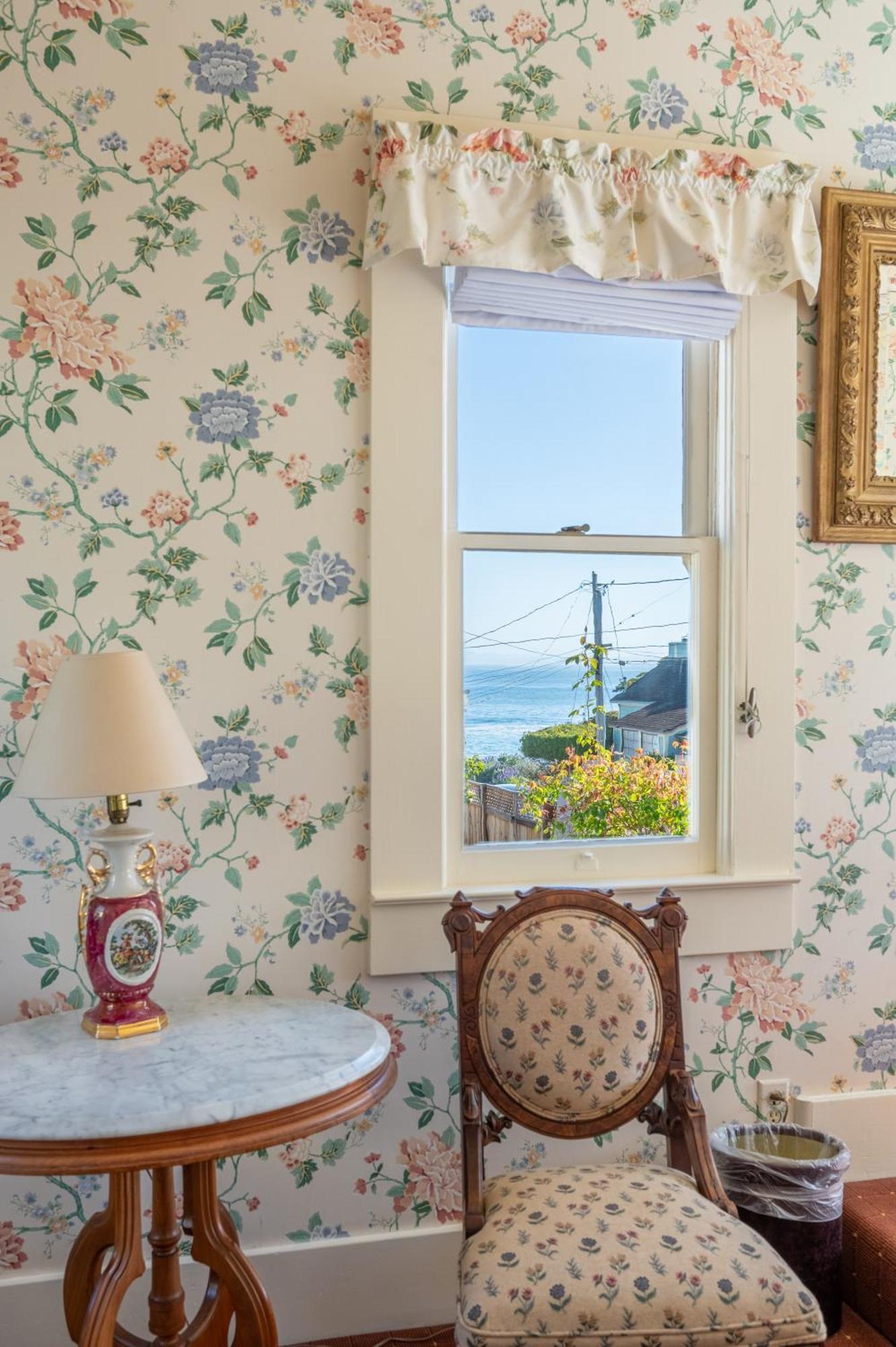 Standard Queen Room Partial Ocean View,1598897818:JPEG